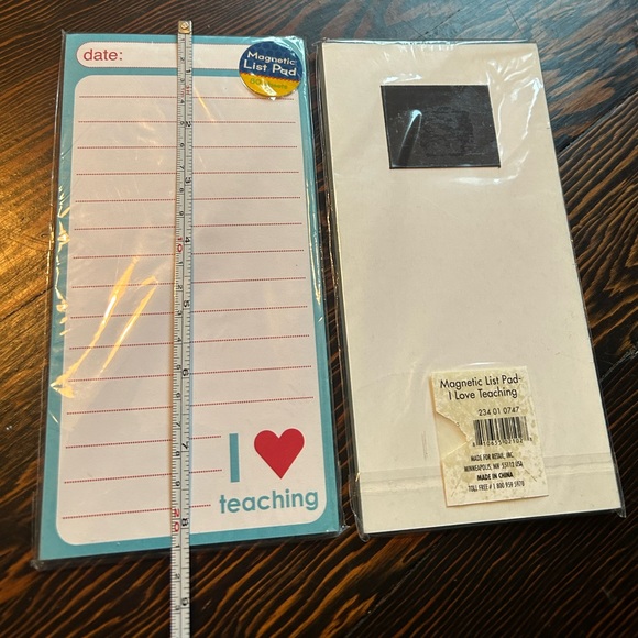 Teacher notepad bundle I love teaching and handprints magnetic set - Picture 2 of 3